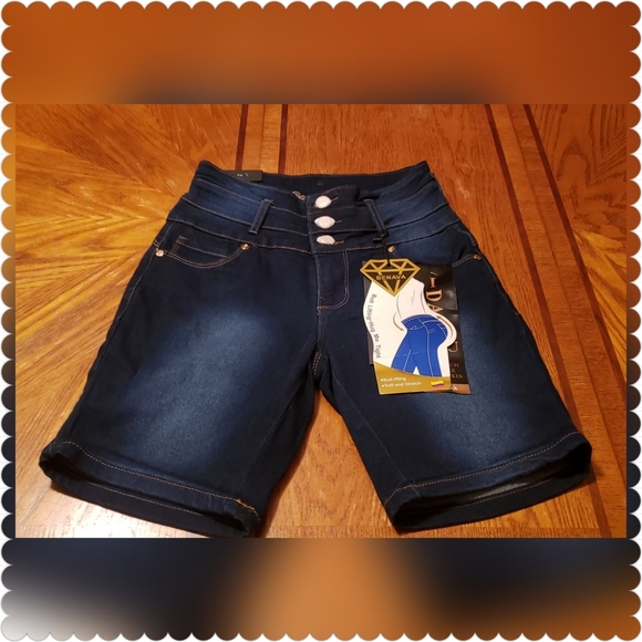 Colombian Booty Lifting - Picture 2 of 4